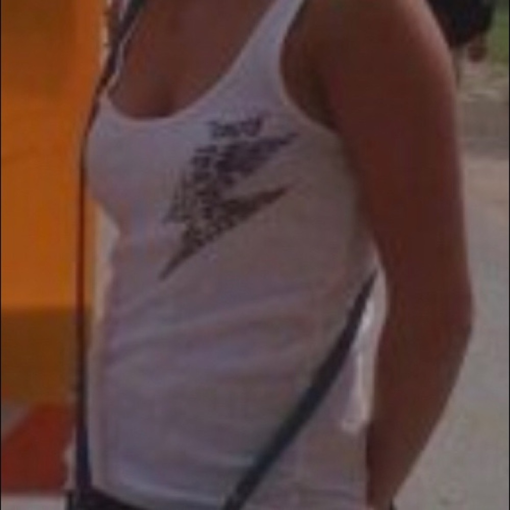 Obey white tank with lightning bolt - Picture 5 of 5